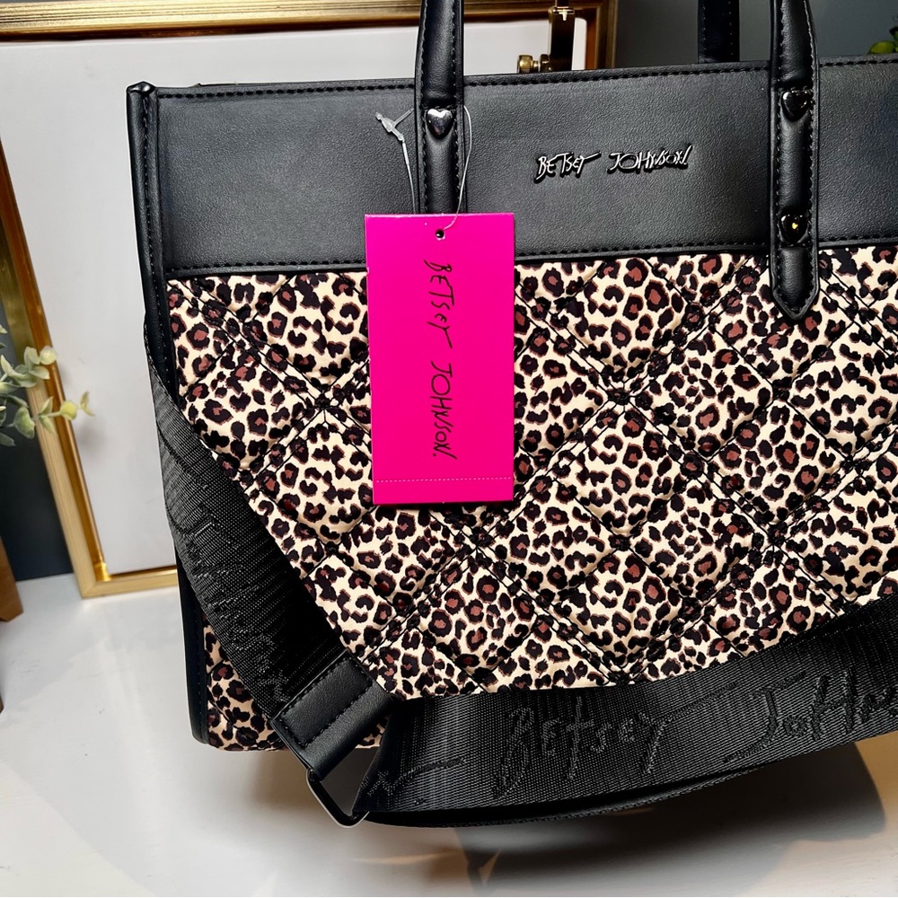 Betsey Johnson XOBECA Tote Quilted Leopard Black Crossbody Strap Heart Bag Charm - Picture 4 of 16
